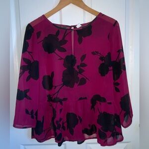 Women’s Old Navy Sheer Peplum shell top in Burgundy and Black size M